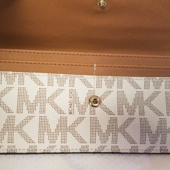 Michael Kors Jet Set Travel Continental Slim Wallet In Vanilla And Tan - Picture 4 of 6